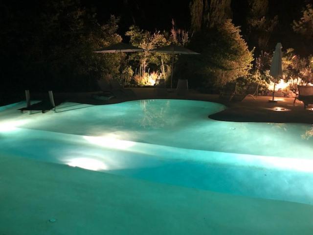 La Bastide Des Grands Chenes Bed & Breakfast Lambesc Bagian luar foto