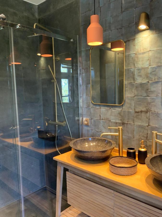 La Bastide Des Grands Chenes Bed & Breakfast Lambesc Bagian luar foto